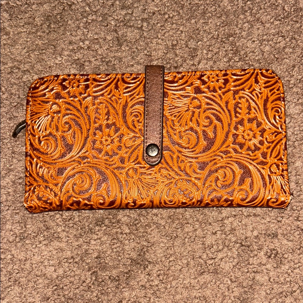 Preowned Justin Elegant Embossed Wallet